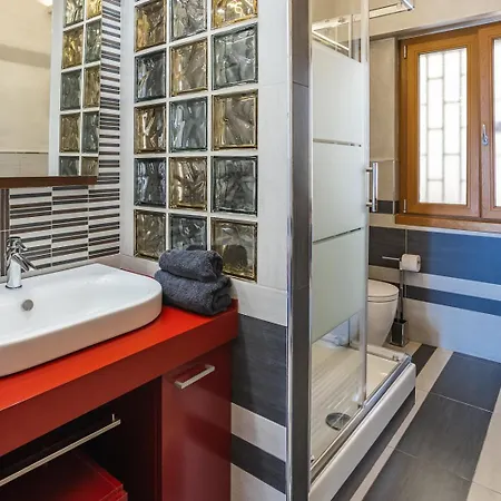 La Casa Di Tito - Appio Claudio - Rome